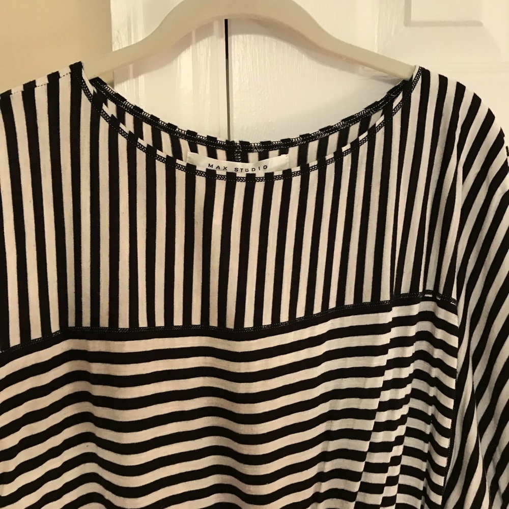 Max Studio Medium knit top - Picture 2 of 3